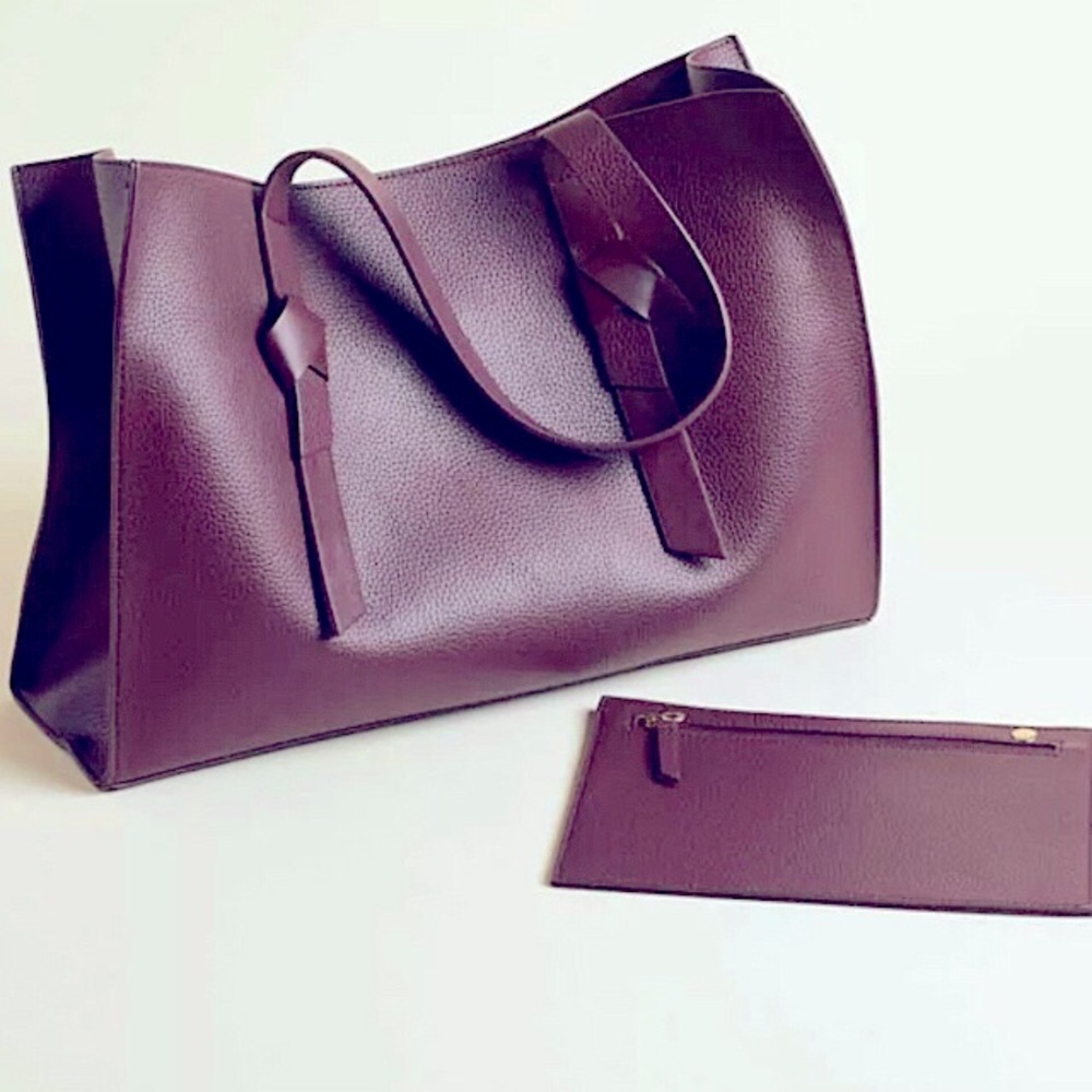 Rachel Zoe’s Fall 2020 Curateur Bordeaux tote.